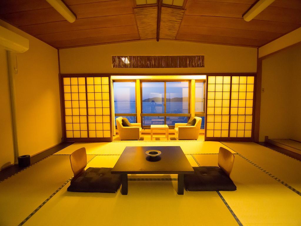 Wakayama Kada Onsen Kada Kaigetsu Quarto foto