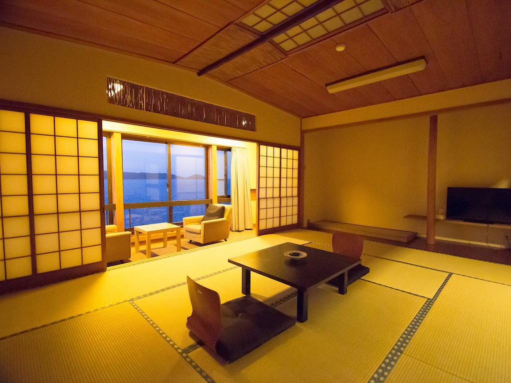 Wakayama Kada Onsen Kada Kaigetsu Quarto foto