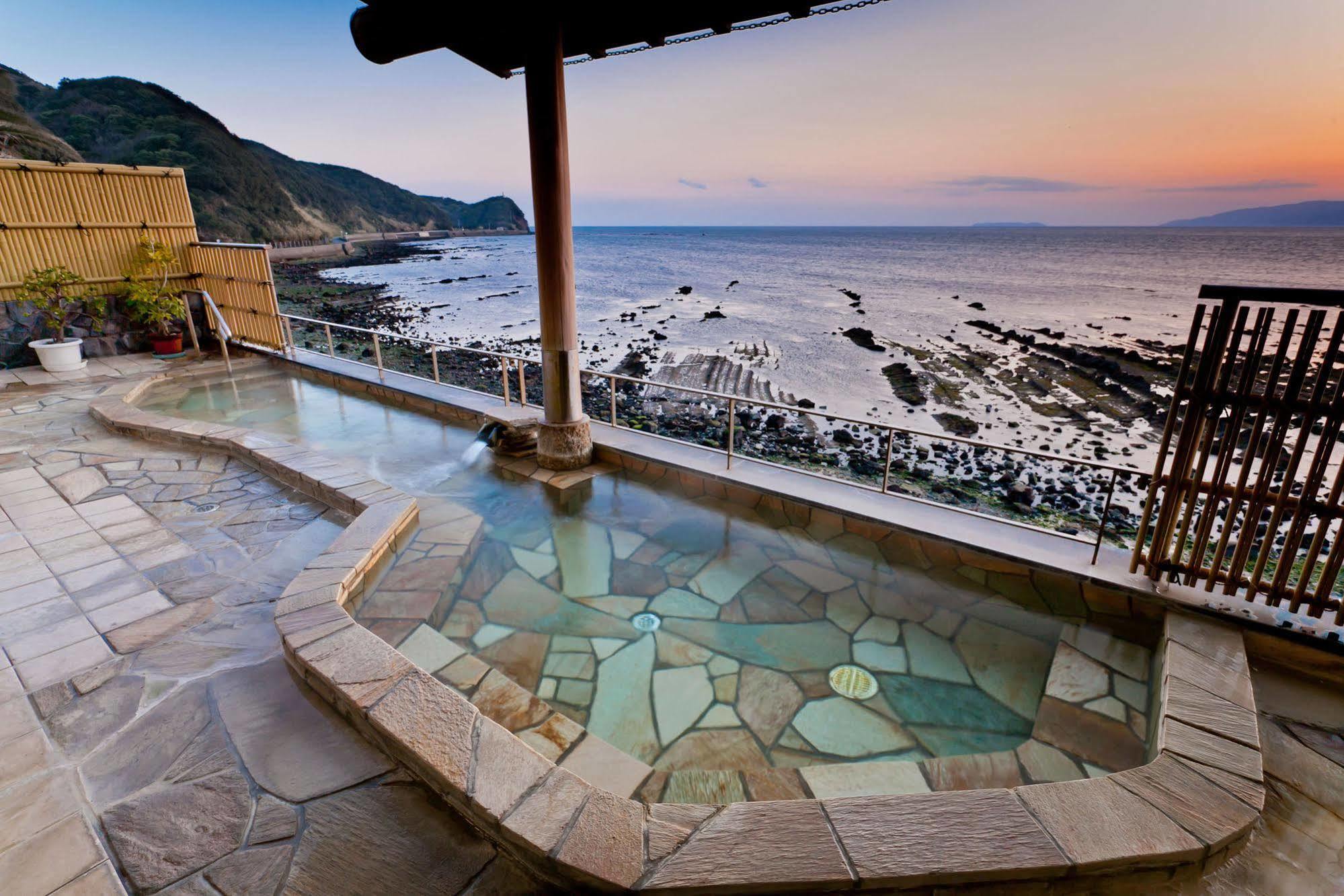 Wakayama Kada Onsen Kada Kaigetsu Exterior foto